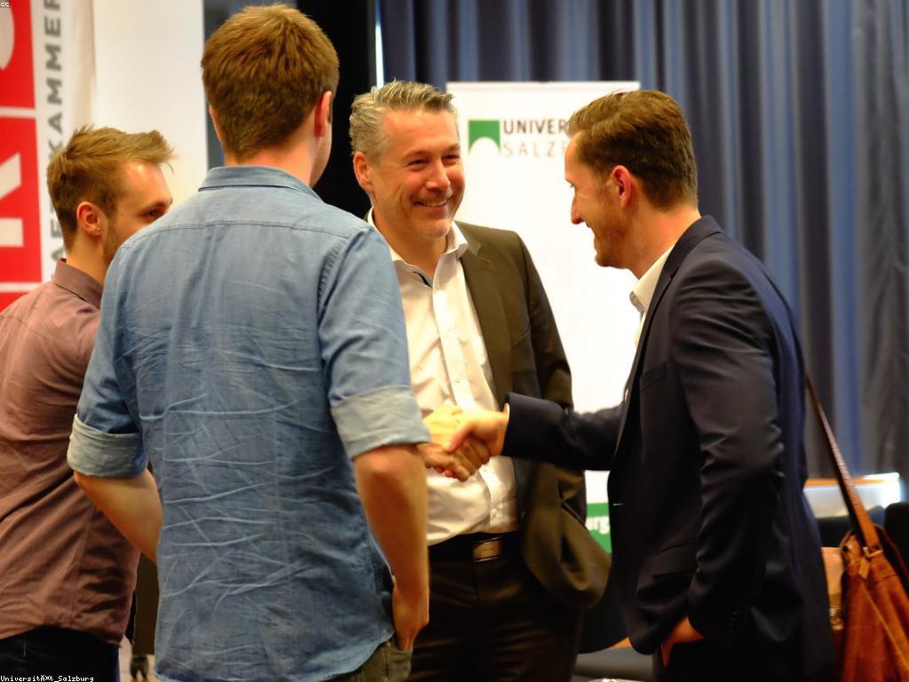 យុទ្ធសាស្ត្រស្លុតសម្រាប់ការផ្សព្វផ្សាយឱ្យច្នៃប្រឌិត