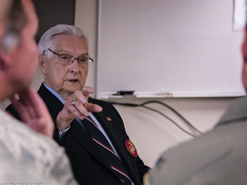 ការពិភាក្សាអំពីជើងឯក