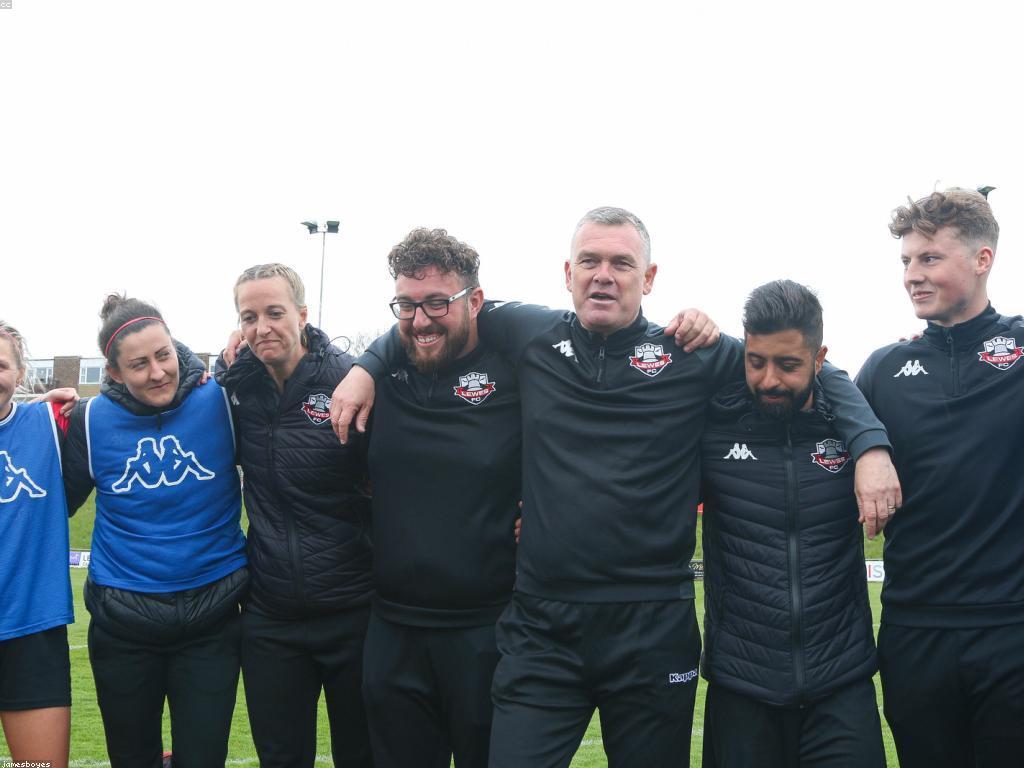 ការពិភាក្សាអំពីជើងឯកនៃការប្រកួតកីឡា