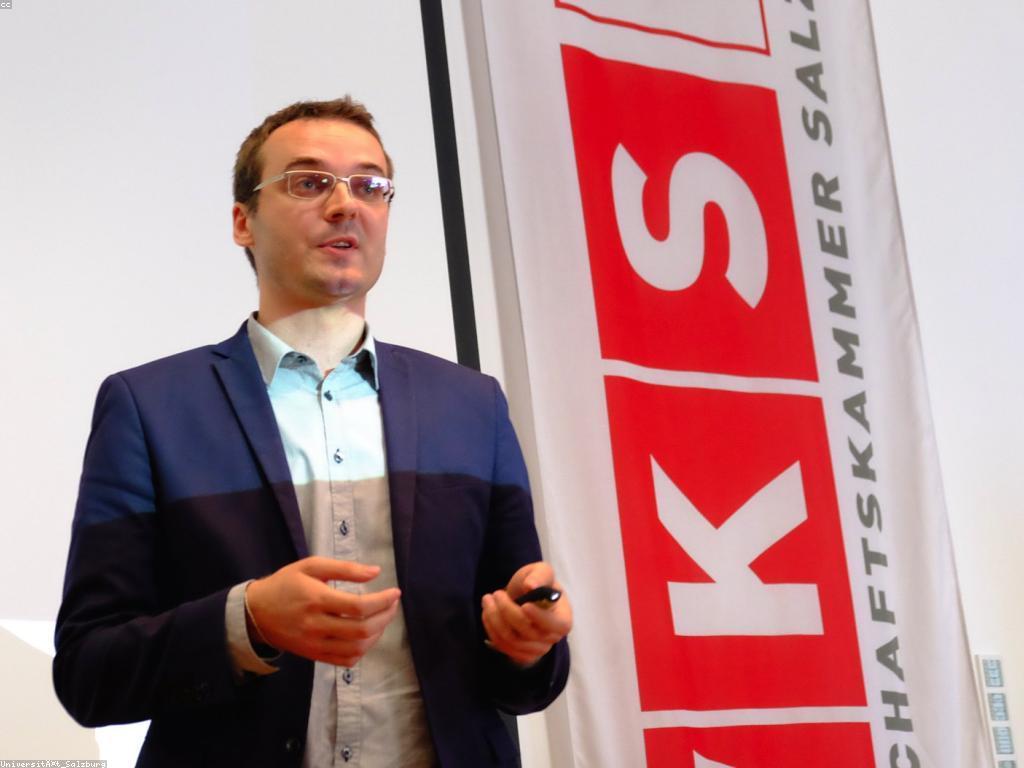 យុទ្ធសាស្ត្រស្លុតសម្រាប់អត្ថប្រយោជន៍ប្រកួតប្រជែង