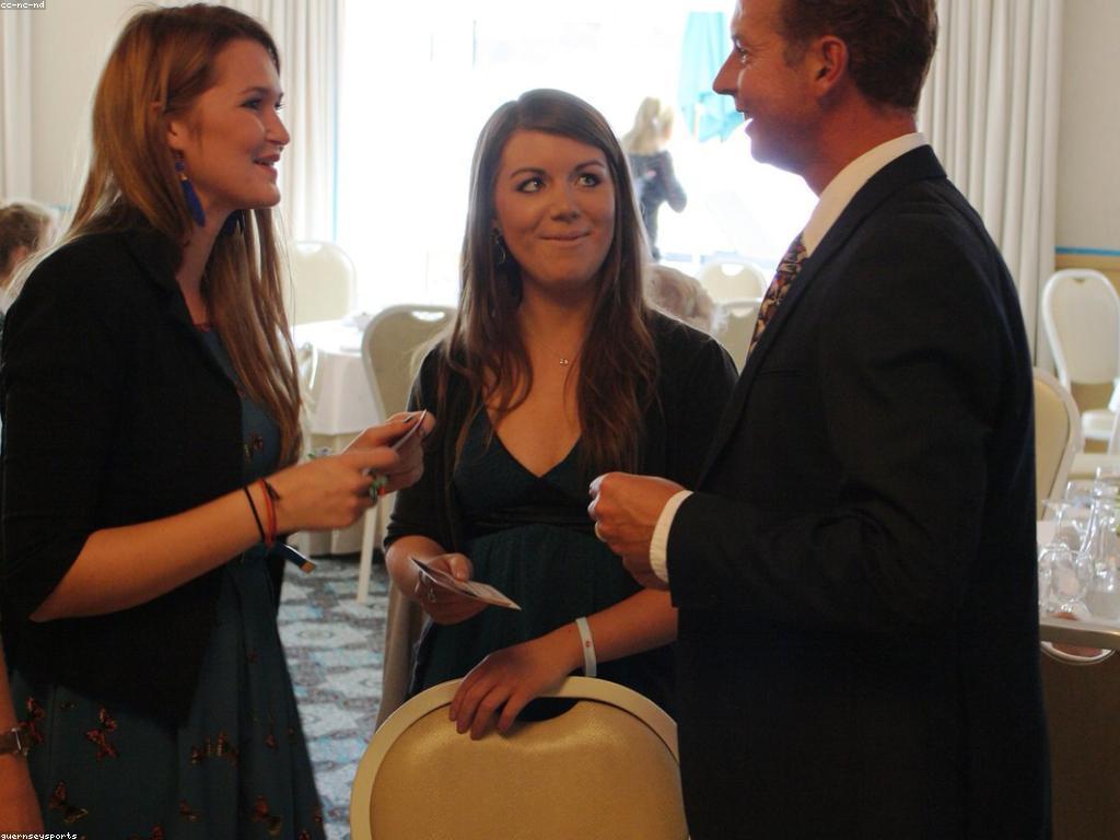 ឥទ្ធិពលនៃជើងឯកល្បីល្បាញក្នុងសង្គម