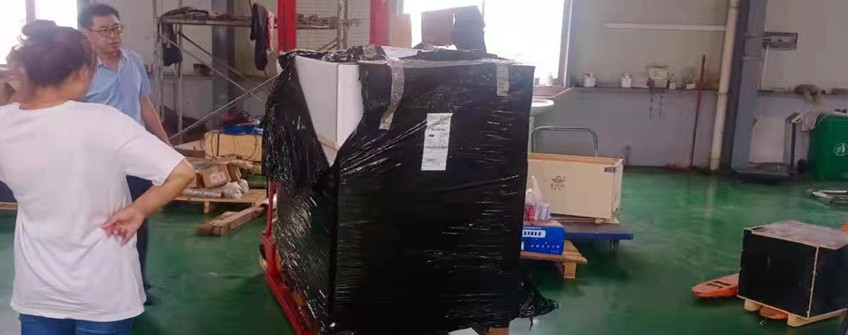 意大利注塑机配件上；〗谇骞